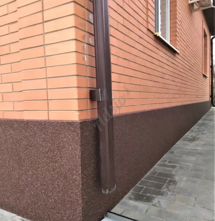 Отделка цоколя декоративной штукатуркой